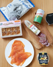 Load image into Gallery viewer, Christmas Canapé Box