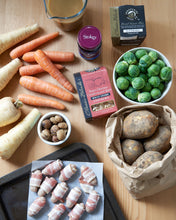 Load image into Gallery viewer, Christmas Trimmings Box